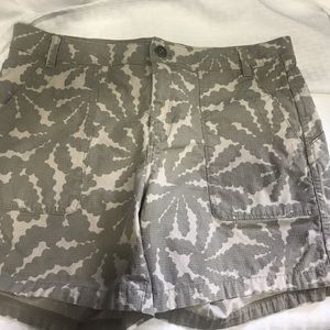 North Face  shorts Size 10